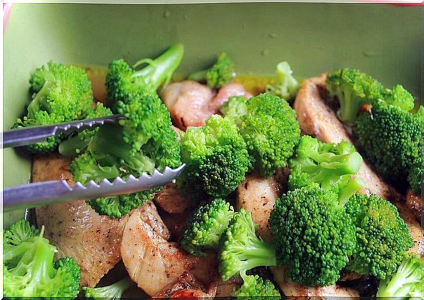 Dish with broccoli