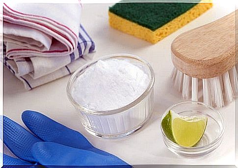 Baking soda and lemon for natural cleansing