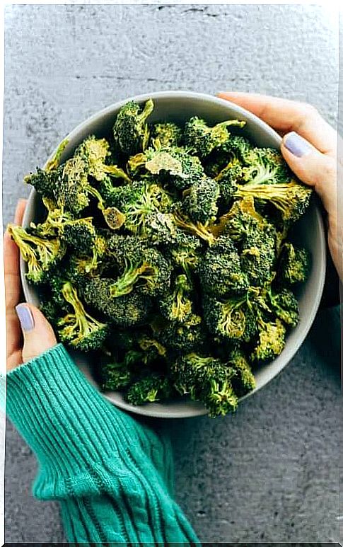 Vegetarian goodies: Broccoli chips