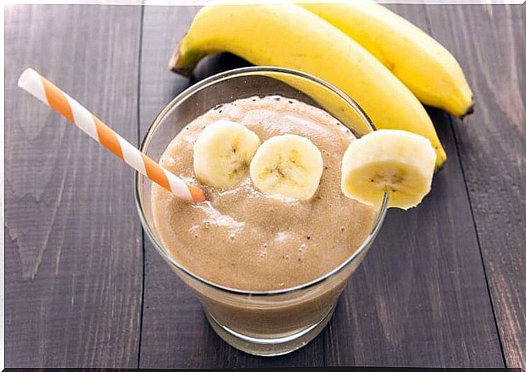 Smoothie with cinnamon and banana