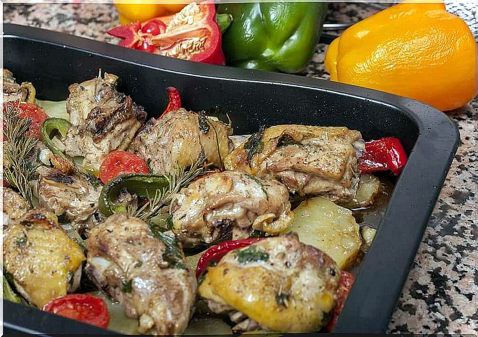 Delicious recipes for baked chicken with potatoes and carrots