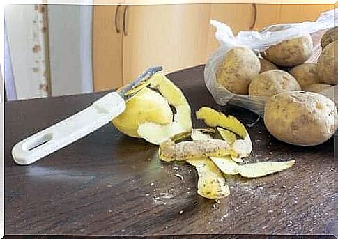 Potato peel detergent