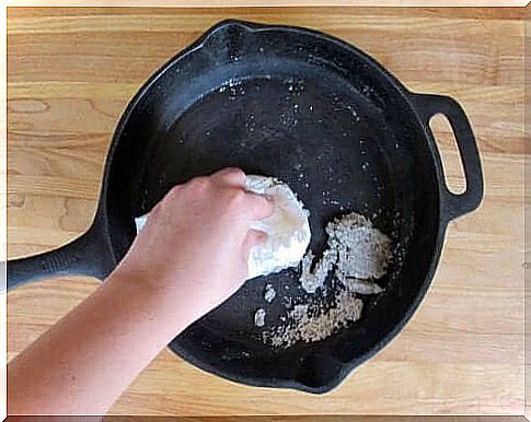 Potato peel detergent