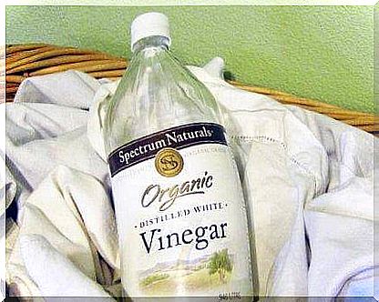 Ready vinegar to wash sleeves and collars on your shirts.