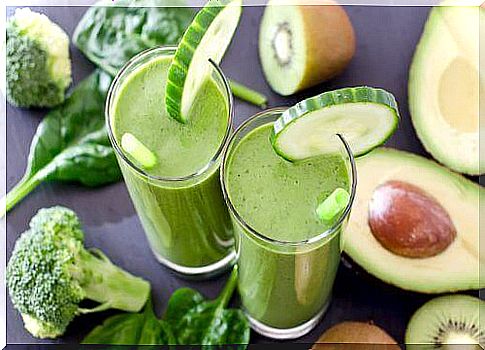 One-week cleansing treatment with green smoothies to renew you