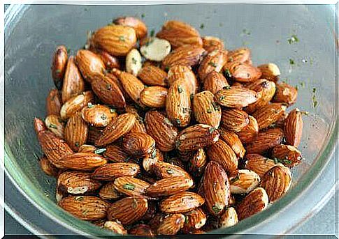 Roasted almonds and rosemary to improve memory