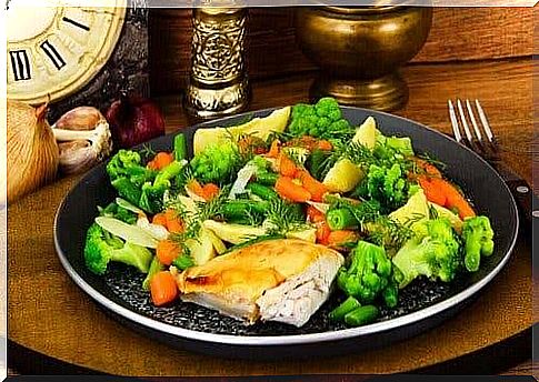 Chicken and steamed vegetables