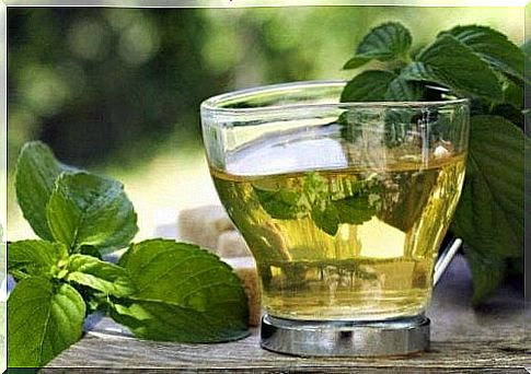 Green tea with mint